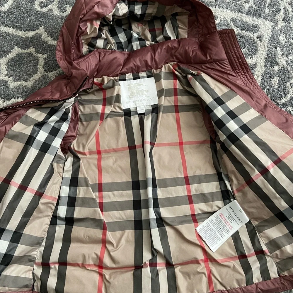 Burberry Kids Puffer Jacket in Burgundy - Picture 5 of 12